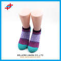 Calcetines modelados geométricos coloridos de la cubierta del pie / del calcetín del tobillo de las nuevas mujeres de la llegada
